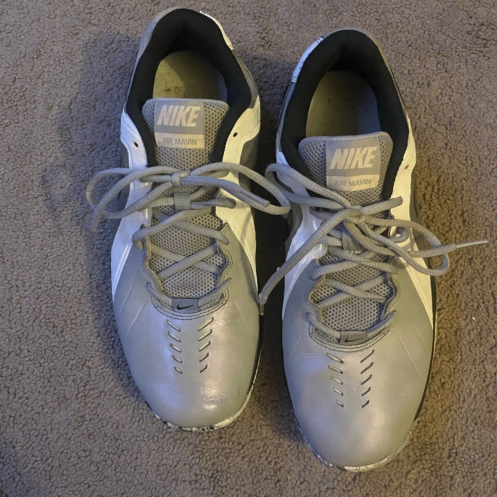 Nike Air Mavin Low Athletic Shoe